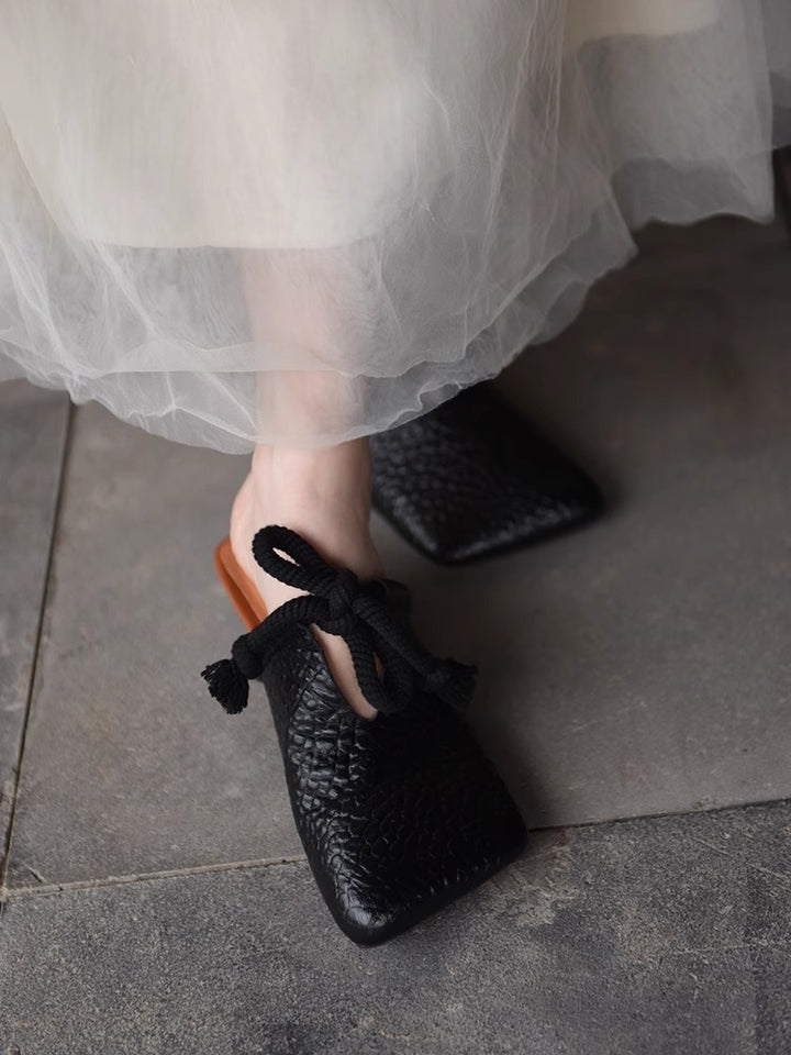 Damen Quadratische Leder-Mules mit geknoteter Seilschleife und genarbter Oberfläche Drune