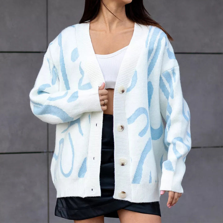 Damen Strickjacke mit modernem Muster und eleganten Knöpfen