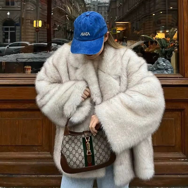 Damen Kurzer luxuriöser Kunstpelzmantel mit voluminösem Schalkragen und Boxy‑Silhouette Drune