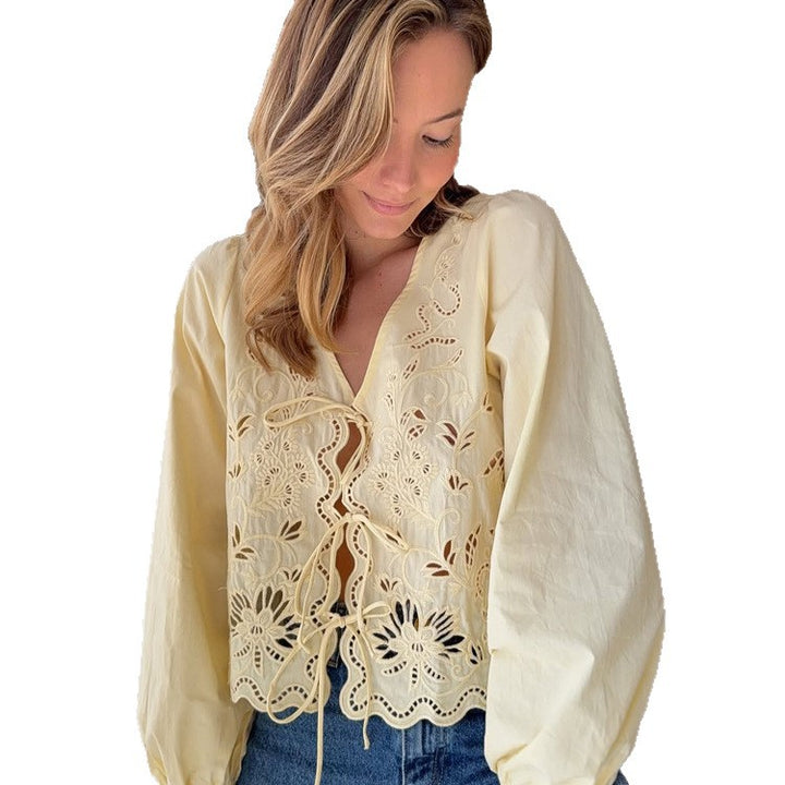 Damen Leichte Broderie-Anglaise-Spitzenbluse mit V-Ausschnitt, Bindeband und Ballonärmeln Drune