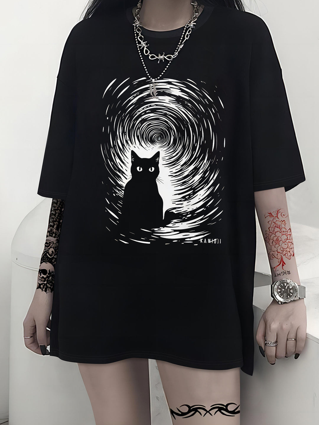 Damen T-Shirt mit künstlerischem Skelettmotiv und einzigartigem Druck Drune