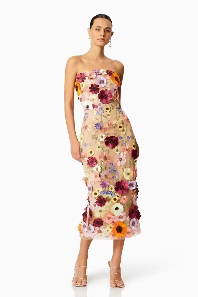 Damen Kleid mit floralem Stickdesign und elegantem körpernahen Schnitt Drune