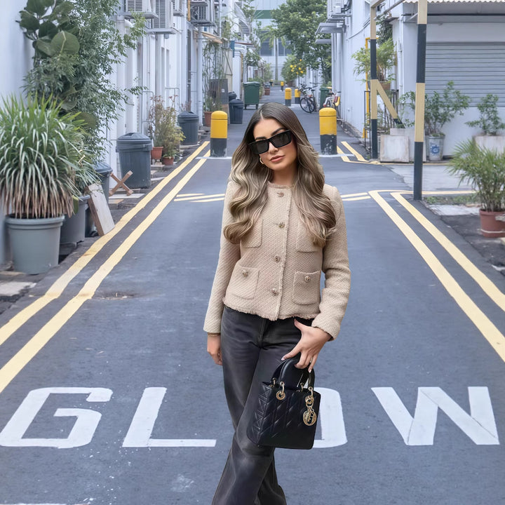 Damen Elegante kurze Jacke mit strukturiertem Design und goldenen Knöpfen Drune