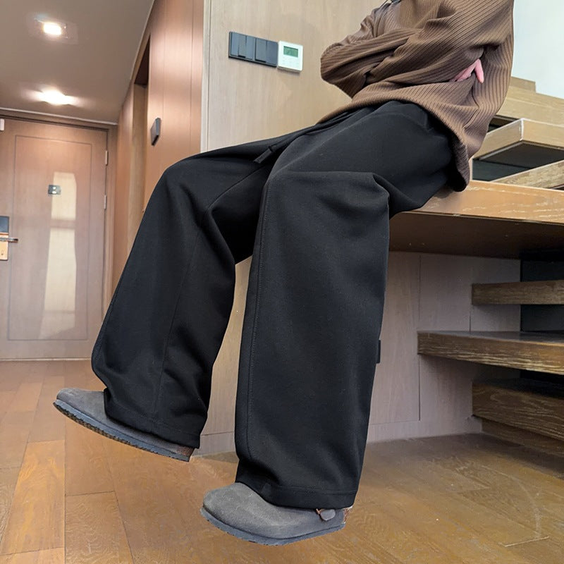 Herren Locker geschnittene Tech-Freizeithose mit elastischem Bund, Kordelzug & Bügelfalte Drune