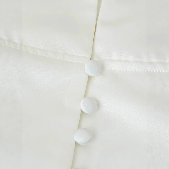 Damen nan taillierte Bluse mit verdeckter Knopfleiste, Wiener Nähten und elegantem V‑Ausschnitt Drune