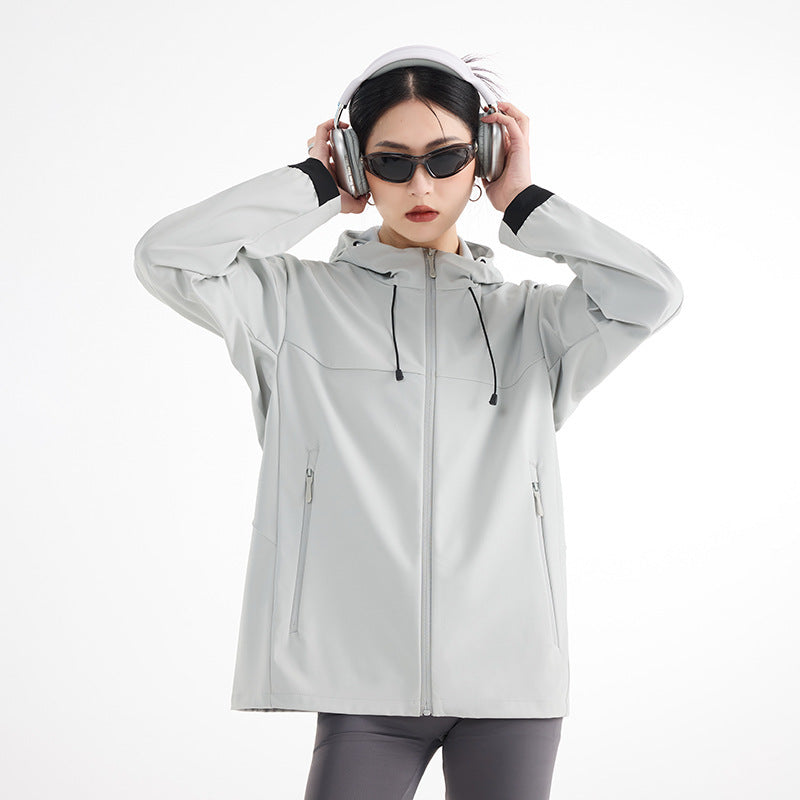 Damen Atmungsaktive Softshell-Regenjacke mit Kapuze, winddicht und minimalistischer Tech-Optik Drune