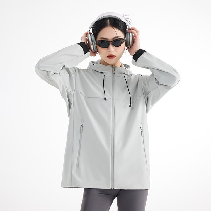 Damen Atmungsaktive Softshell-Regenjacke mit Kapuze, winddicht und minimalistischer Tech-Optik Drune