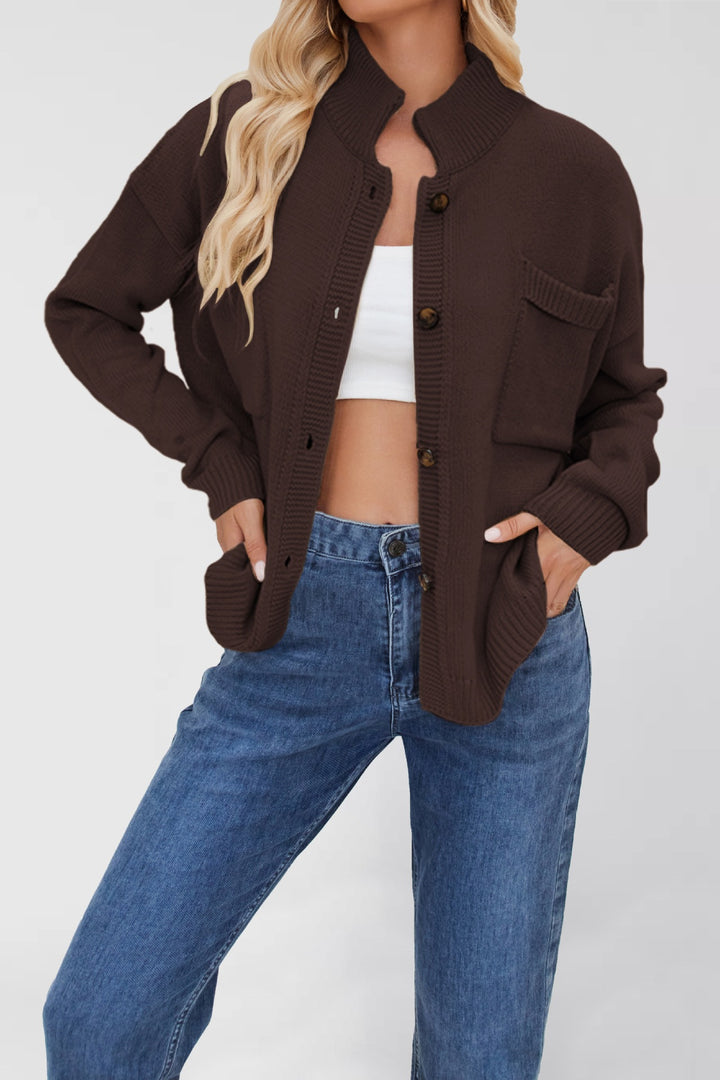 Damen Strickjacke mit Stehkragen und aufgesetzter Tasche Drune