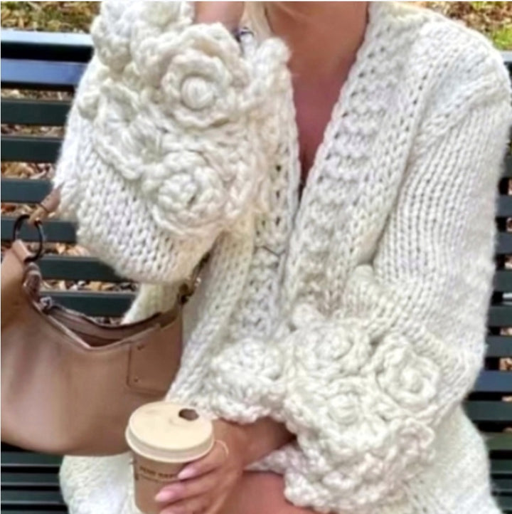 Damen Strickjacke mit floralem Design und oversize Passform Drune