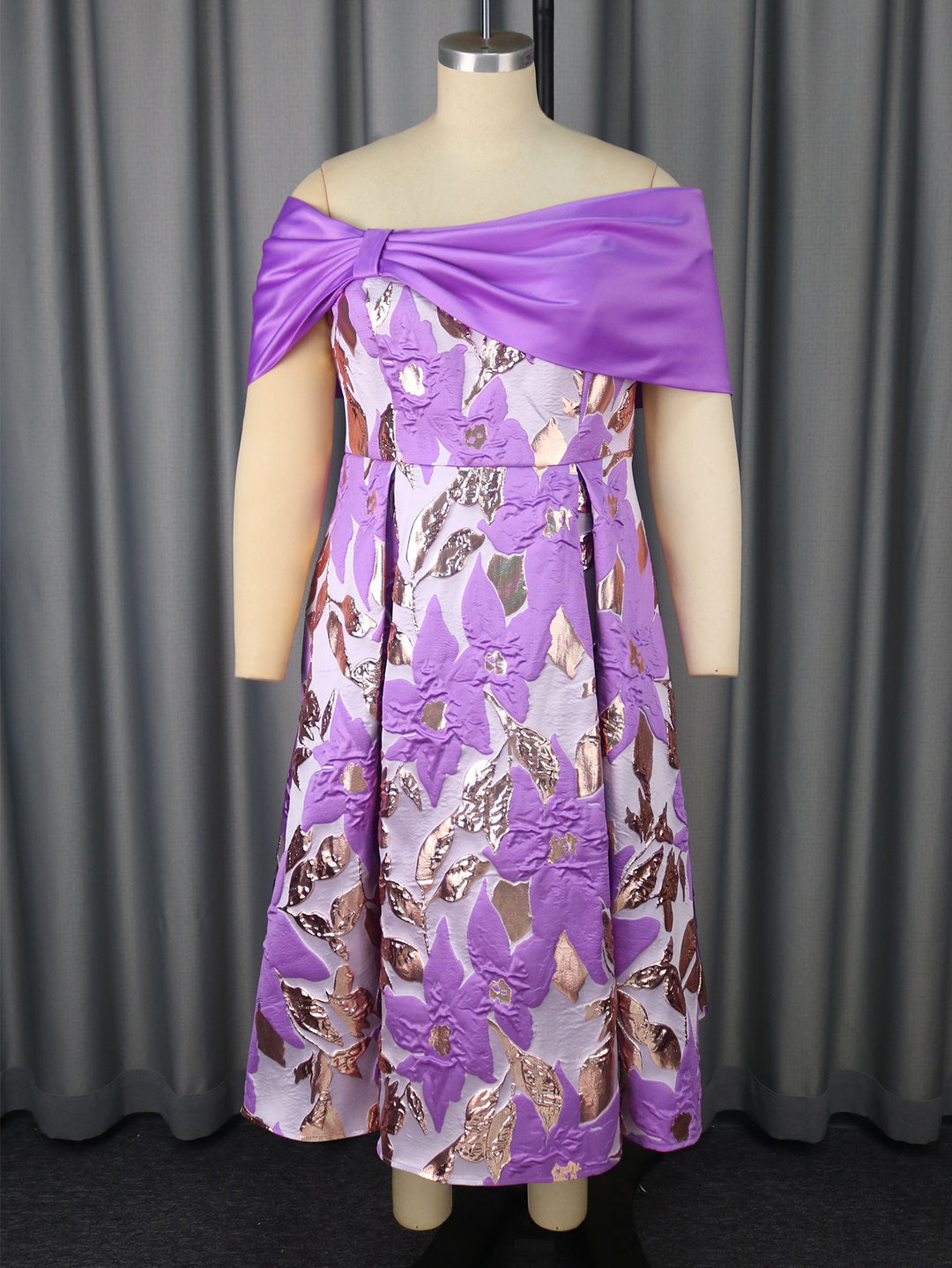 Damen Elegantes Abendkleid mit schulterfreier Applikation und floralen Motiven Drune