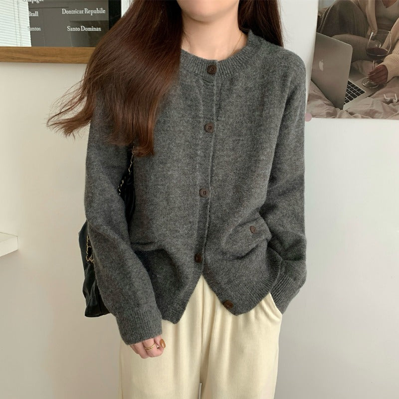 Damen gemütliche Strickjacke mit charakteristischen Knopfdetails Drune