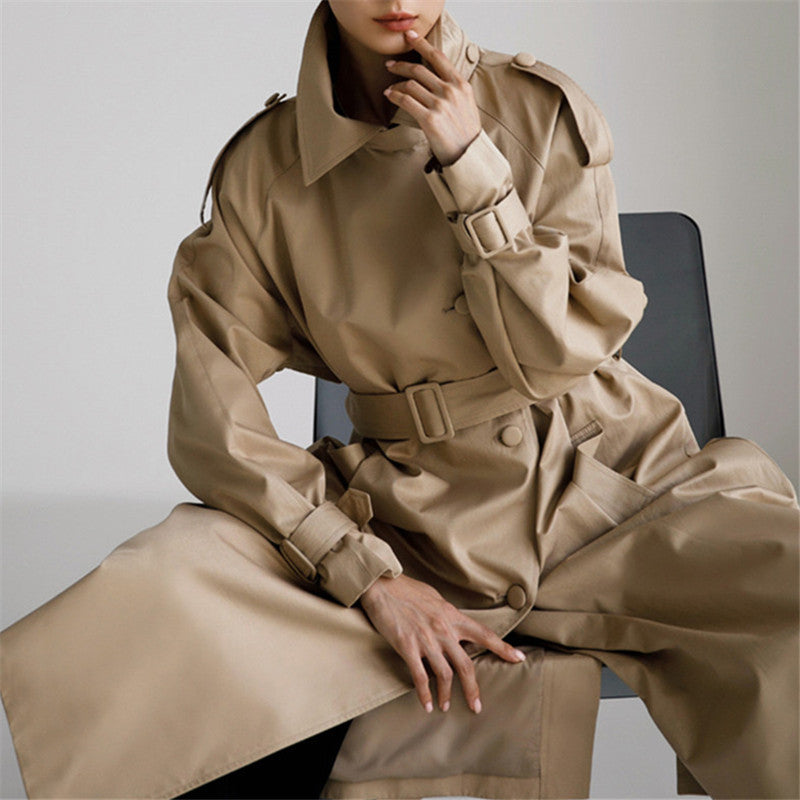 Damen Oversize-Trenchcoat mit weitem Rückensaum, Bindegürtel und Storm-Detail Drune