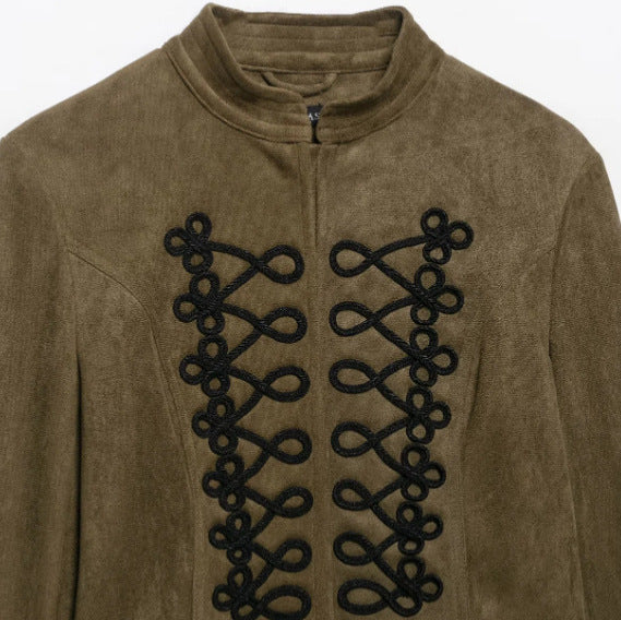 Damen Kurz geschnittene Wildlederjacke im Military‑Look mit Stehkragen und dekorativer Kordelfrosch‑Applikation Drune