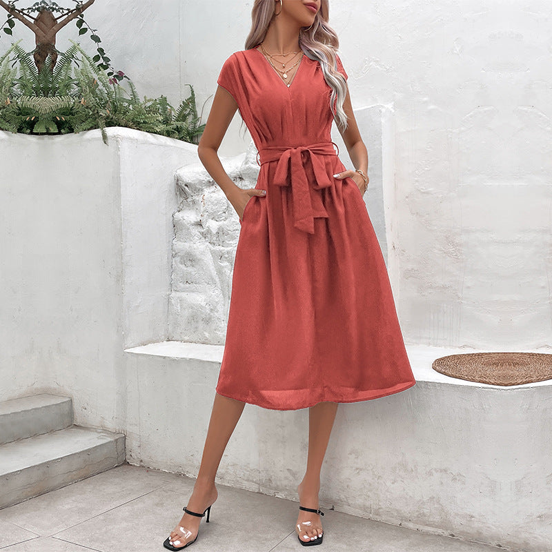 Damen Wickelkleid mit schönem V-Ausschnitt und taillierbarem Gürtel Drune