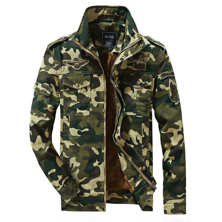Herren Fieldjacke im Tarnmuster mit Teddyfleece‑Innenfutter, Mehrfachtaschen und Schulterklappen Drune