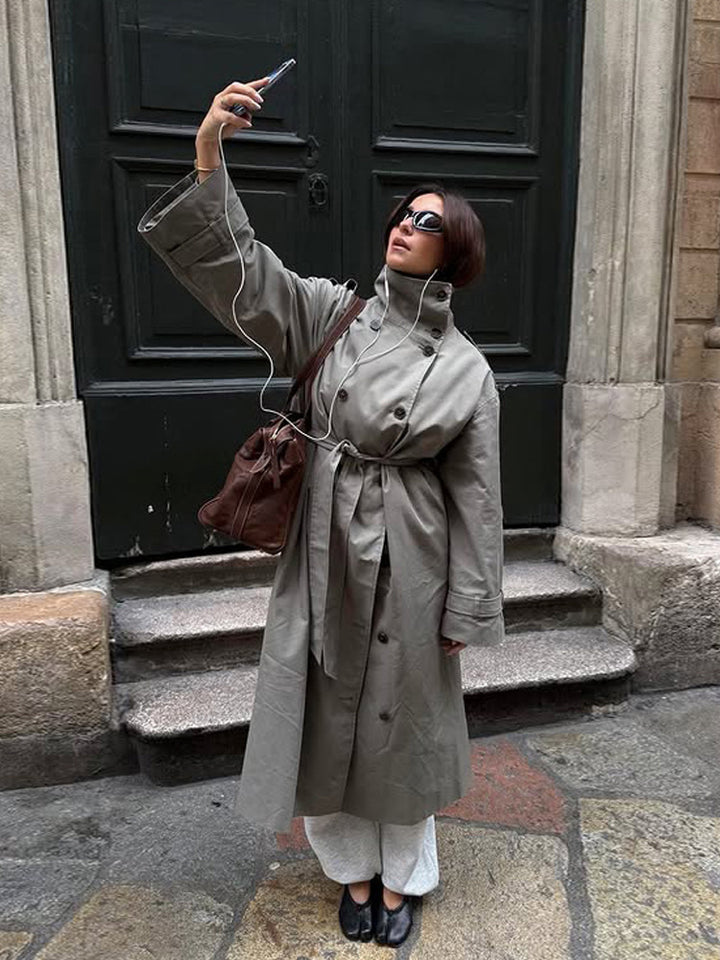 Damen Maxi-Trenchcoat mit hohem Stehkragen, doppelreihiger Knopfleiste & Taillengürtel Drune