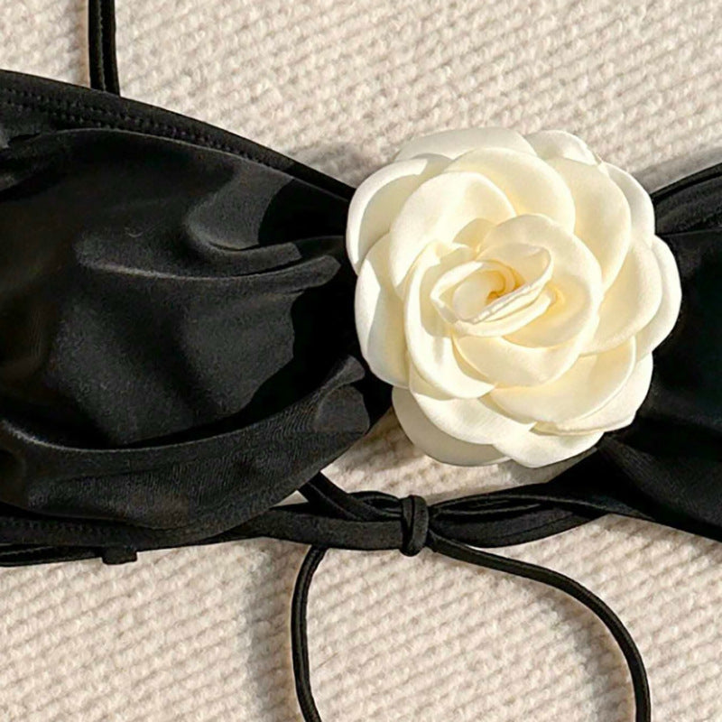 Damen Bikini-Set mit femininen Rüschendetails und zarten Blumenapplikationen Drune