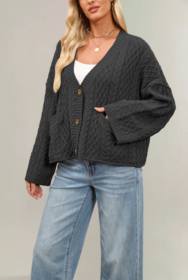 Damen Strickjacke mit Kabelmuster und Taschen Drune