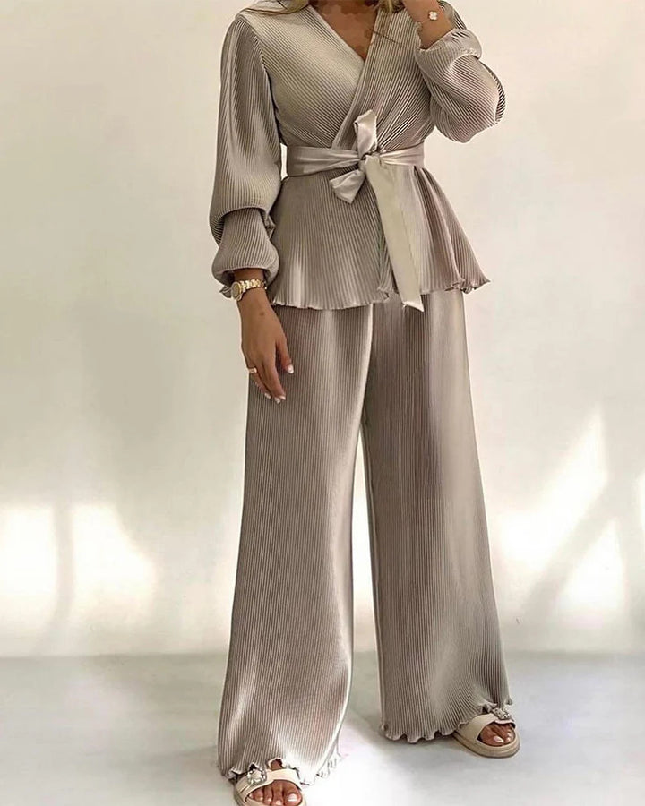 Damen Eleganter Plissee-Zweiteiler mit Wickelshirt, Taillengürtel und weitem Bein Drune