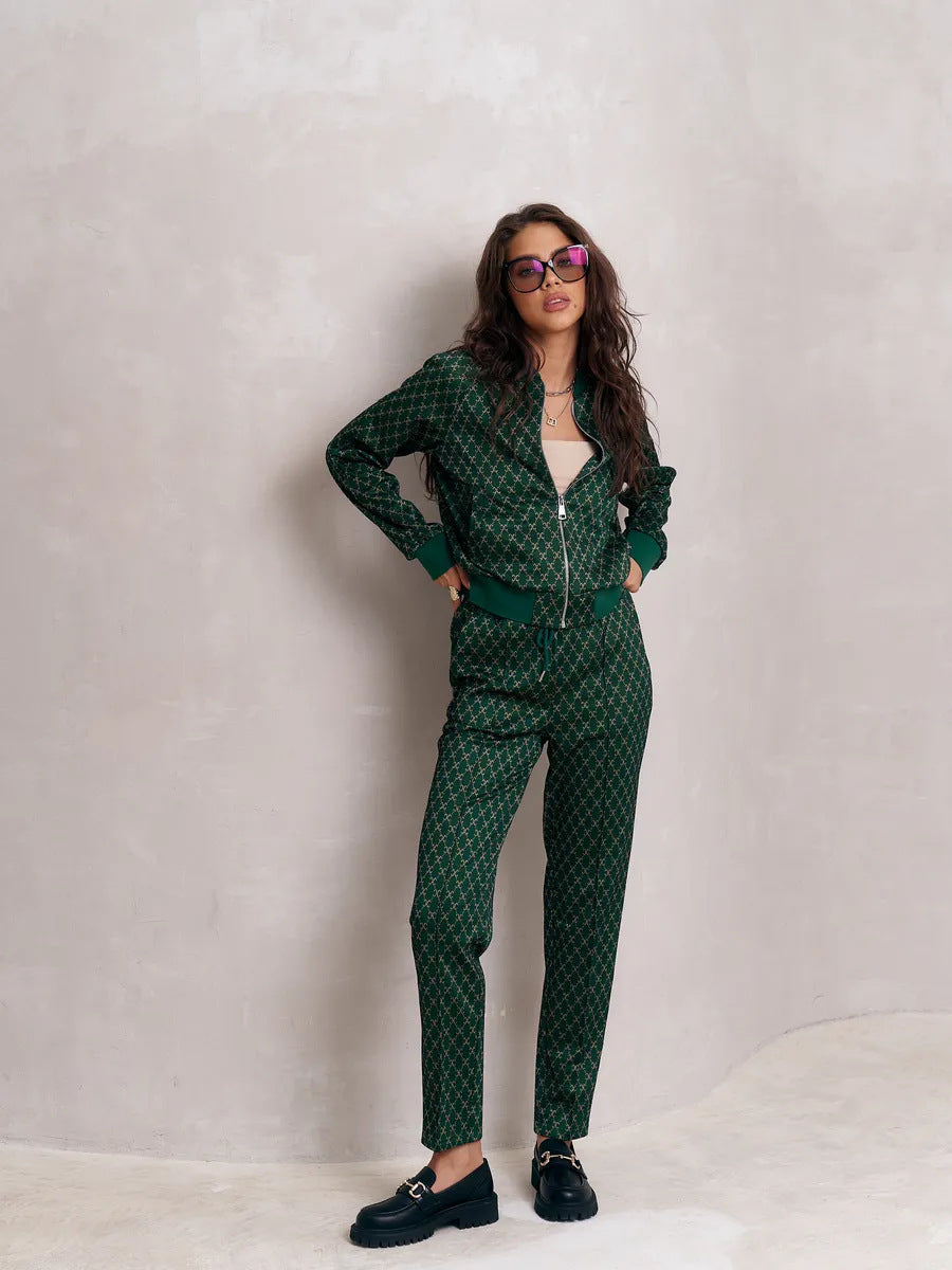 Damen jacquard Lounge-Set mit kurzer Bomberjacke und hochgeschnittener Kordelzug-Hose Drune
