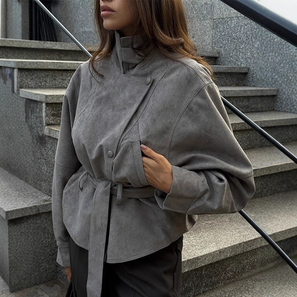 Damen Kurzjacke aus Veloursleder‑Optik mit hohem Stehkragen, Taillengürtel und kastiger Oversize‑Silhouette Drune