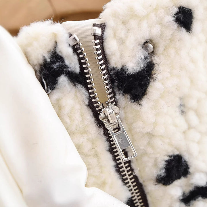 Damen Kurze Teddyjacke aus Sherpa‑Fleece mit Herzchenprint und Tunnelzug Drune