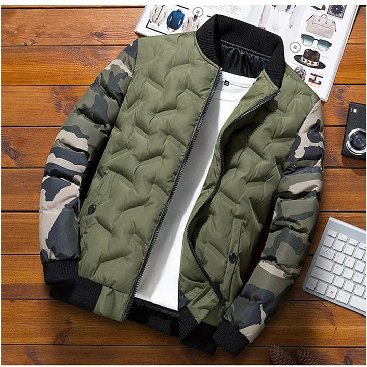 Herren gesteppte Bomberjacke mit camouflage-Ärmeln, wattierter Thermofütterung und Rippbündchen Drune