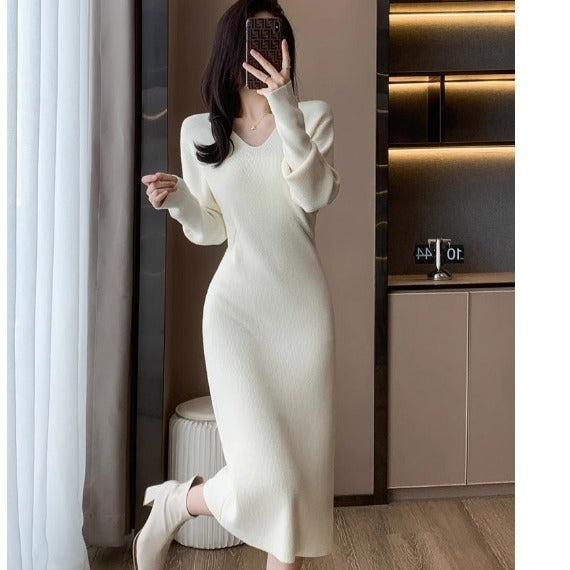 Damen Strickkleid mit tiefem V-Ausschnitt und speziell entwickelter Struktur Drune
