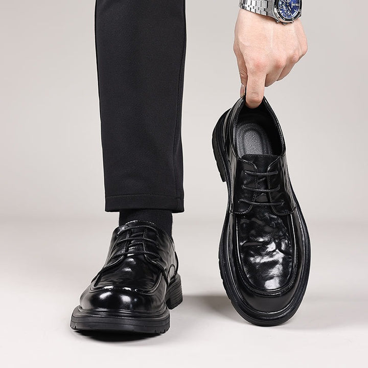 Herren Elegante Lack-Derby mit robuster Plateau-Gummisohle und gepolstertem Komfortschaft Drune