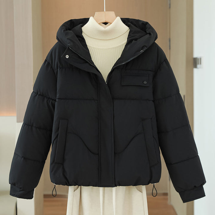 Damen nan kurzes wattiertes Kapuzenblouson mit verdeckter Frontblende, Brustpattentasche und verstellbarem Kordelsaum Drune