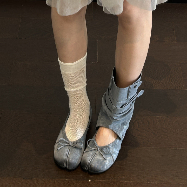 Damen Tabi-inspirierte Veloursleder-Ballerina mit Kappnaht und Schleifen-Detail Drune