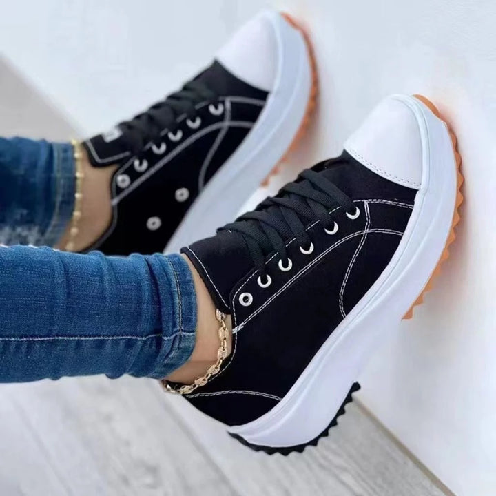 Damen Plateau-Sneaker mit Canvas-Obermaterial, verstärkter Zehenkappe und profilierter Gummilaufsohle Drune