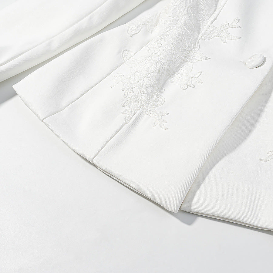 Damen nan taillierte Kurzjacke mit Stehkragen und floraler Ton‑in‑Ton‑Stickerei Drune