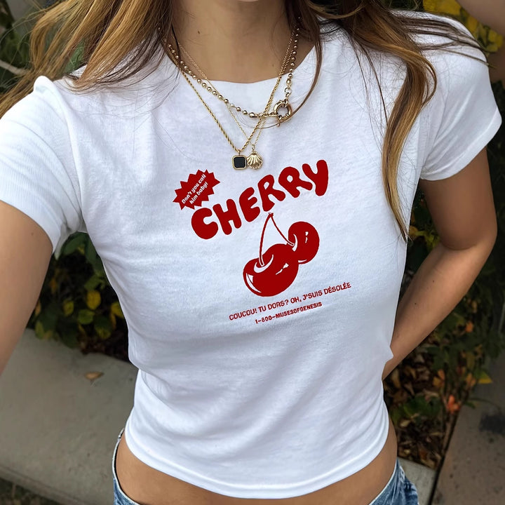 Damen T-Shirt mit künstlerischem Statement-Print und figurbetontem Schnitt Drune