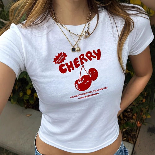 Damen T-Shirt mit künstlerischem Statement-Print und figurbetontem Schnitt Drune