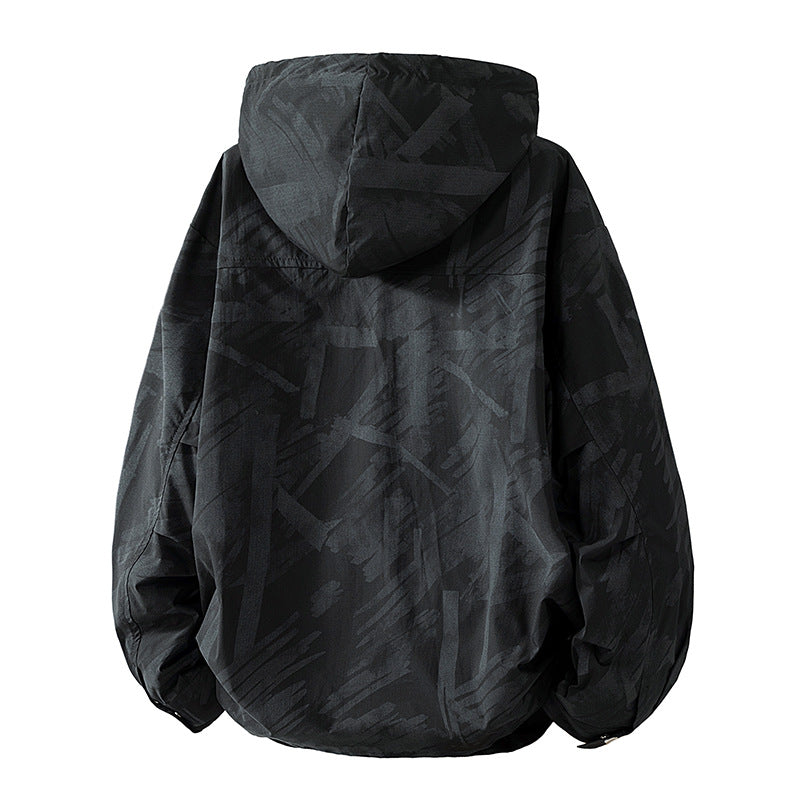Herren leichter Kapuzenblouson mit unaufdringlichem Print, Druckknopfblende und schrägen Reißverschlusstaschen Drune