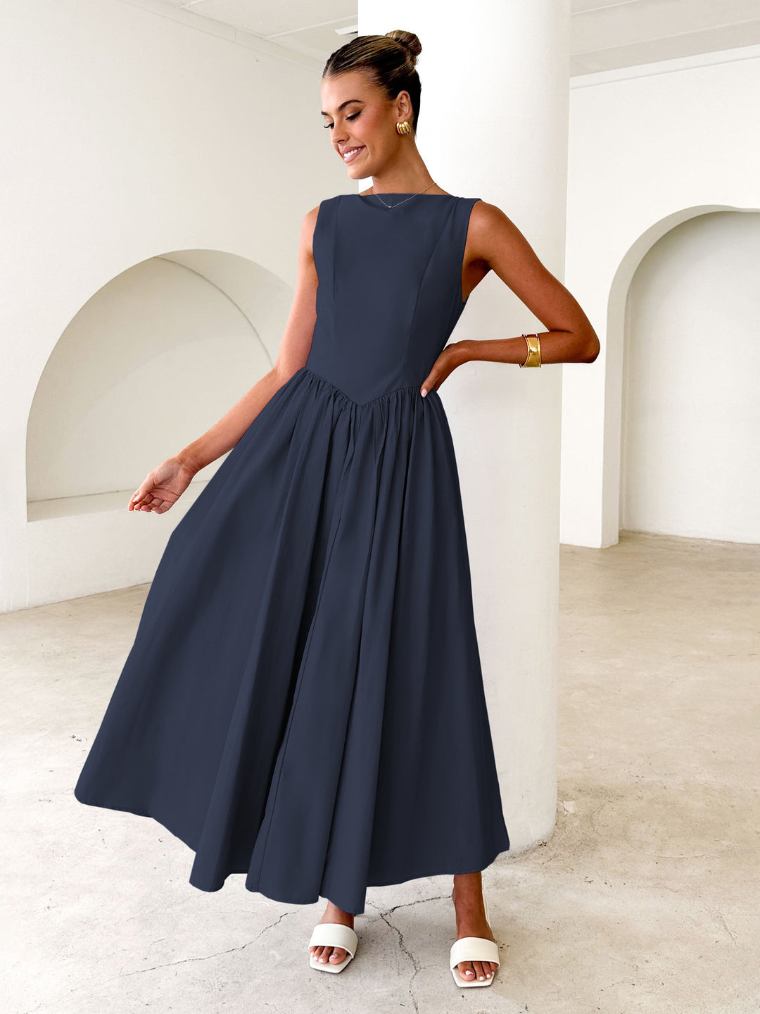 Damen Maxikleid mit zeitlosem Schnitt und elegantem Taillenbund Drune
