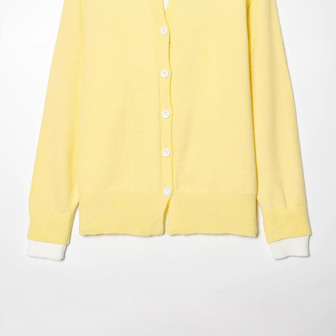 Damen Feinstrick-Cardigan mit integrierter Kontrast-Kapuze und durchgehender Knopfleiste Drune