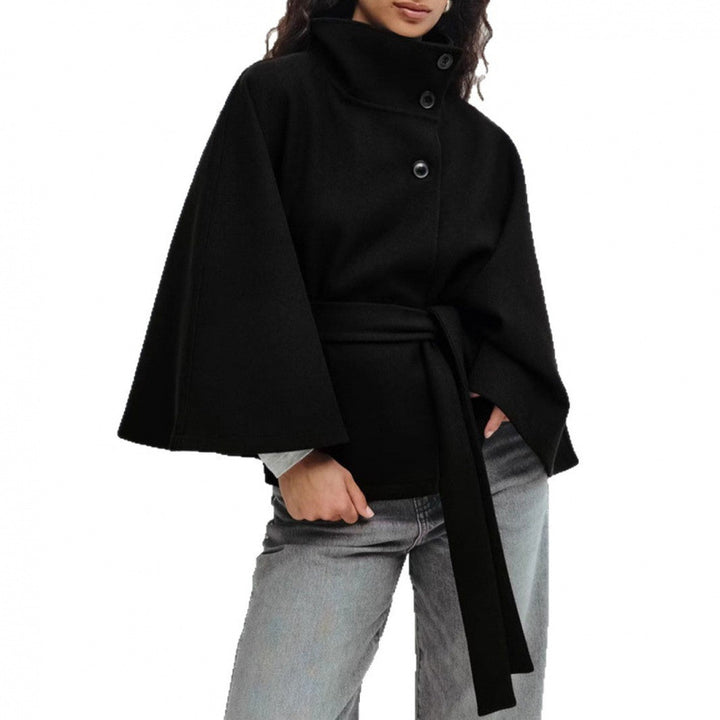 Damen Wollmantel im Cape‑Stil mit Stehkragen und Taillengürtel Drune