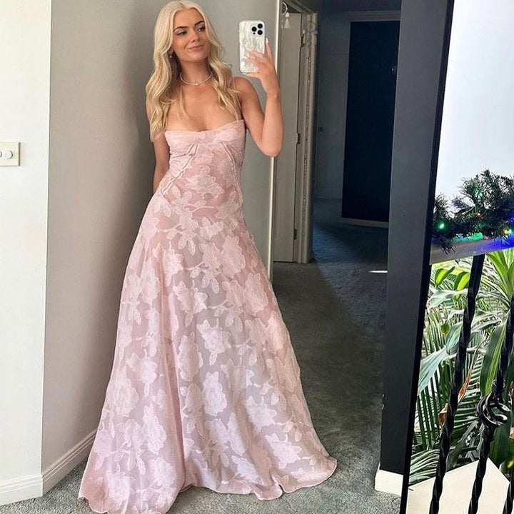 Damen Maxikleid mit elegantem Spitzenbesatz und verführerischem Schnitt Drune