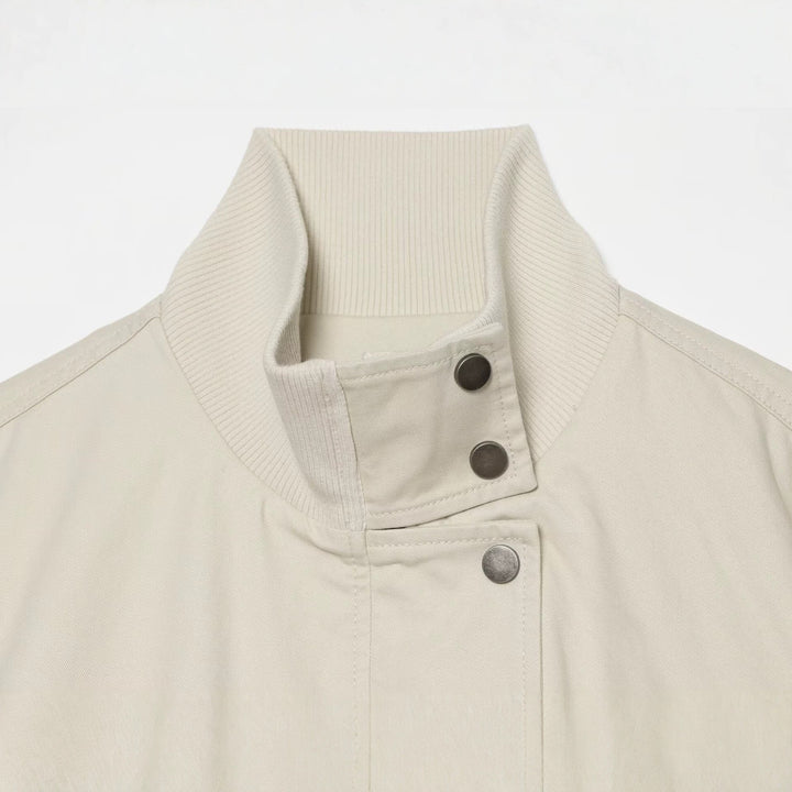 Damen Boxy Kurzblouson mit hohem Rippstehkragen und Tunnelzugsaum Drune