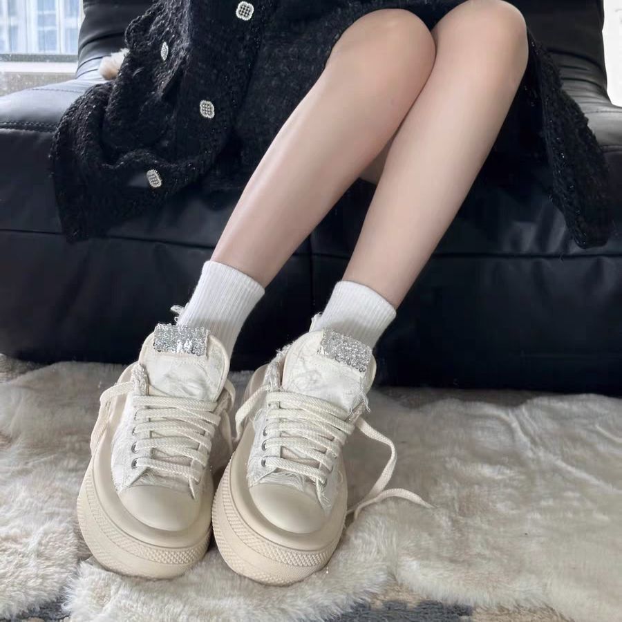 Damen Sneakers mit glitzernden Applikationen und hochgezogenem Plateau Drune