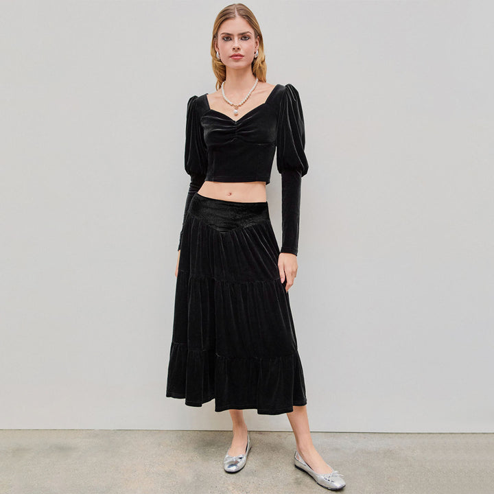Damen Samtiges zweiteiliges Set mit gerafftem Bustier-Crop und stufigem Midirock Drune