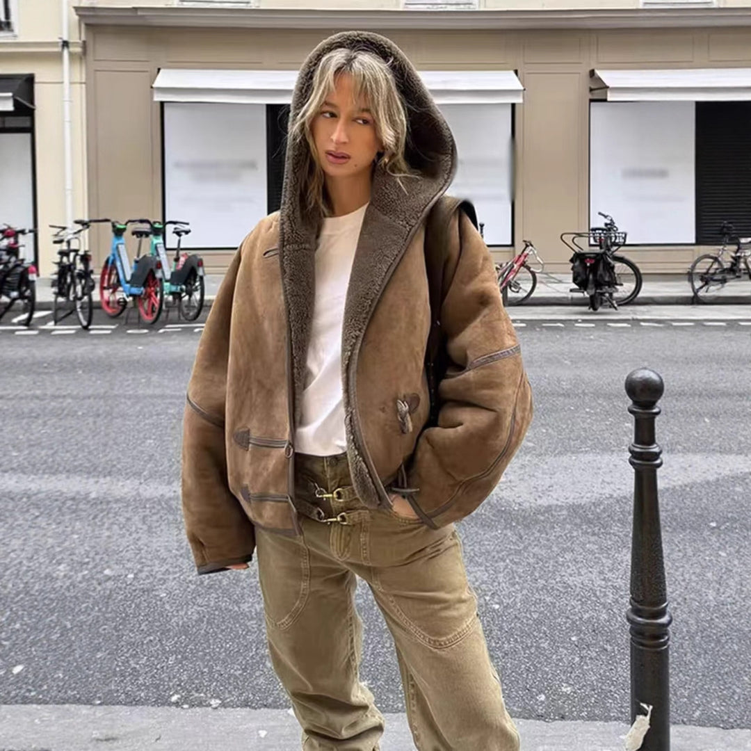 Damen 10+ kurze Lammfell‑Optik Dufflejacke mit Kapuze und Knebelverschlüssen Drune