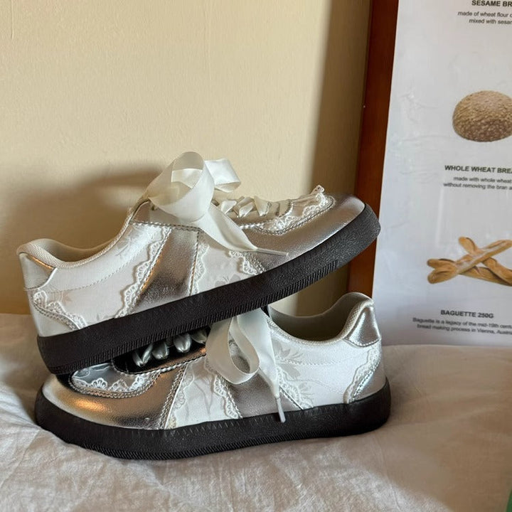 Damen modische Sneakers mit edlem Satinband Drune