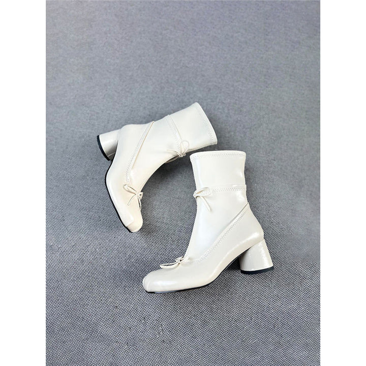 Damen mittelhohe Samtvelours‑Stiefeletten mit runder Zehenpartie, Ziernähten und dekorativen Schleifen Drune
