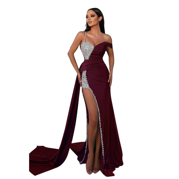 Damen Couture Abendkleid mit asymmetrischem Schnitt und funkelnden Pailletten Drune
