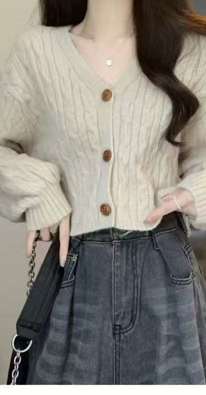 Damen Grobstrick-Cardigan mit Knopfdetails und tiefem V-Ausschnitt Drune