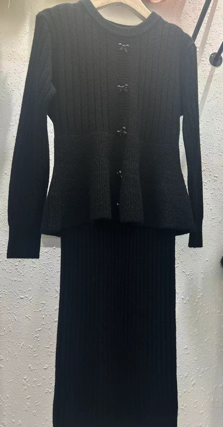Damen Strickensemble mit elegantem Rock und feiner Knopfdetails Drune