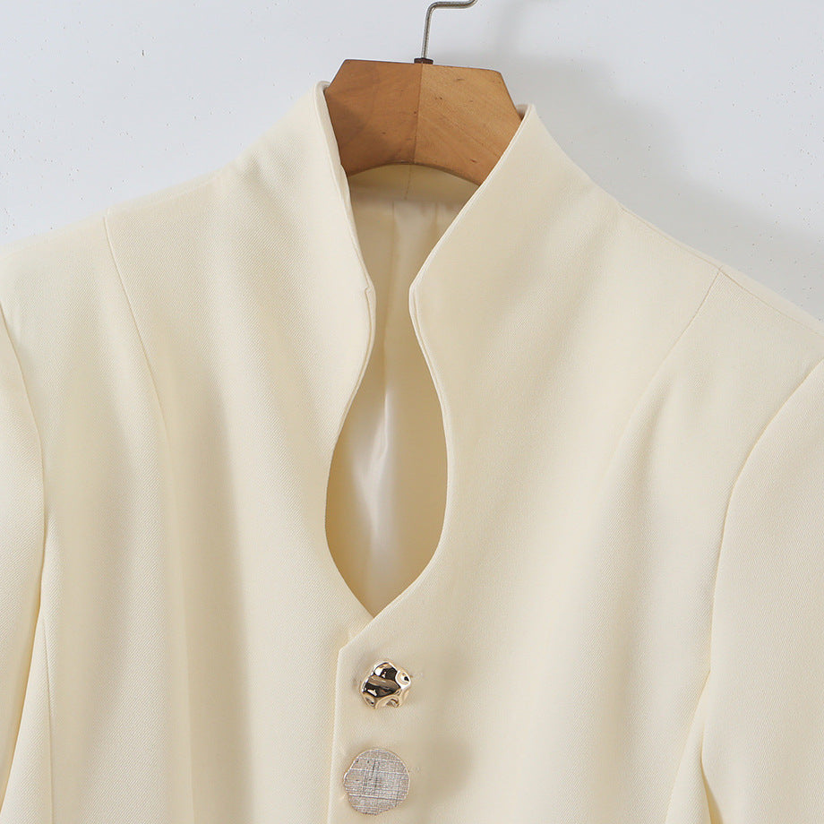 Damen Taillierter Peplum-Blazer mit Stehkragen und Zierknopfleiste Drune